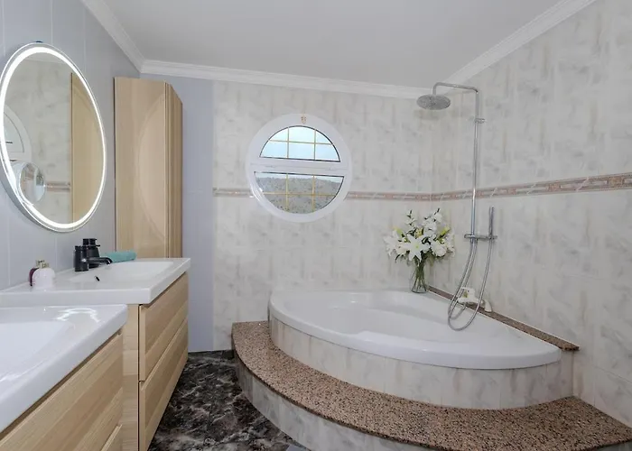 Vila Luxurious Villa, 5 Bedrooms, Arguineguin,mogan *