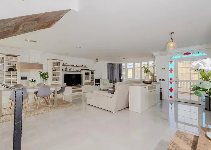 Luxurious Villa, 5 Bedrooms, Arguineguin,mogan *